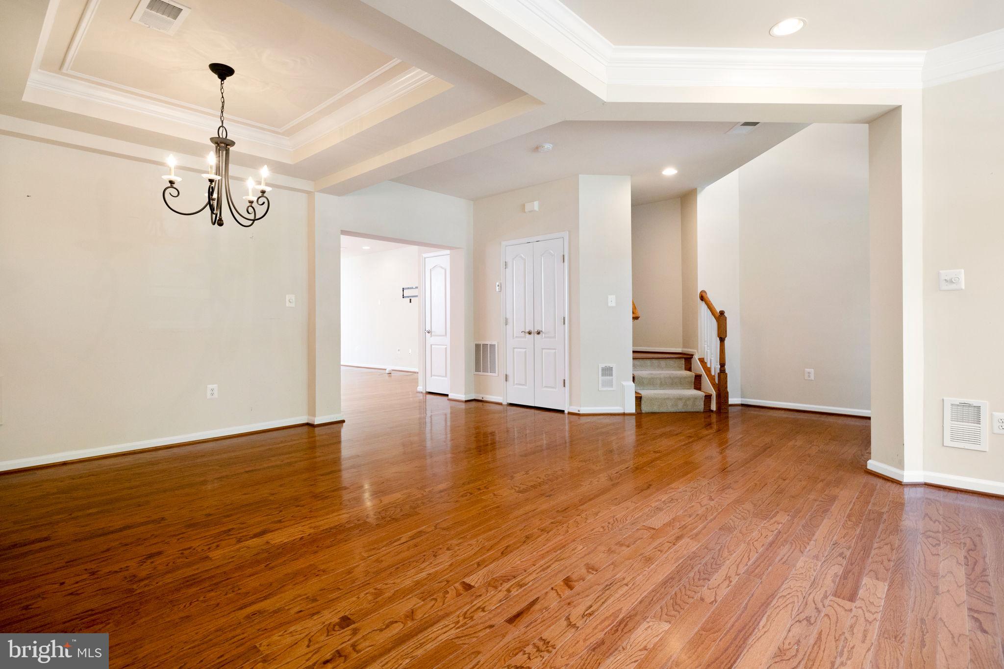 LANSDOWNE TOWN CENTER - Residential