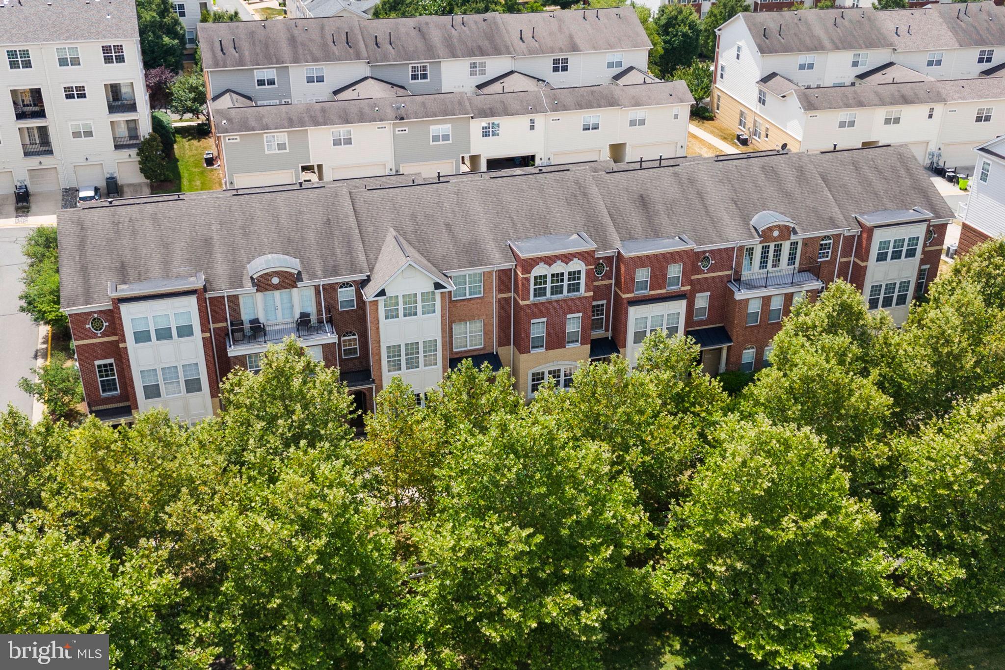 LANSDOWNE TOWN CENTER - Residential