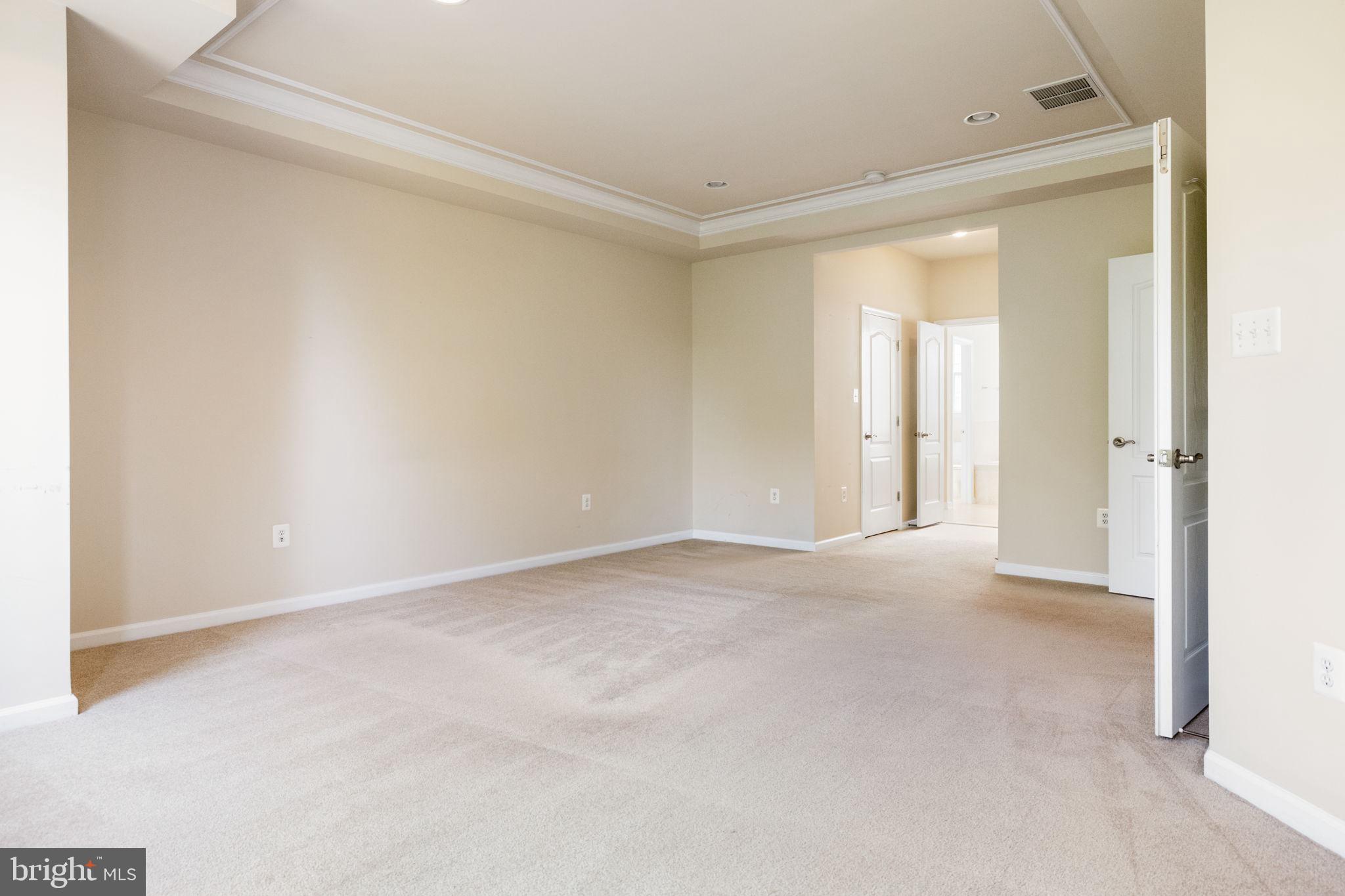 LANSDOWNE TOWN CENTER - Residential