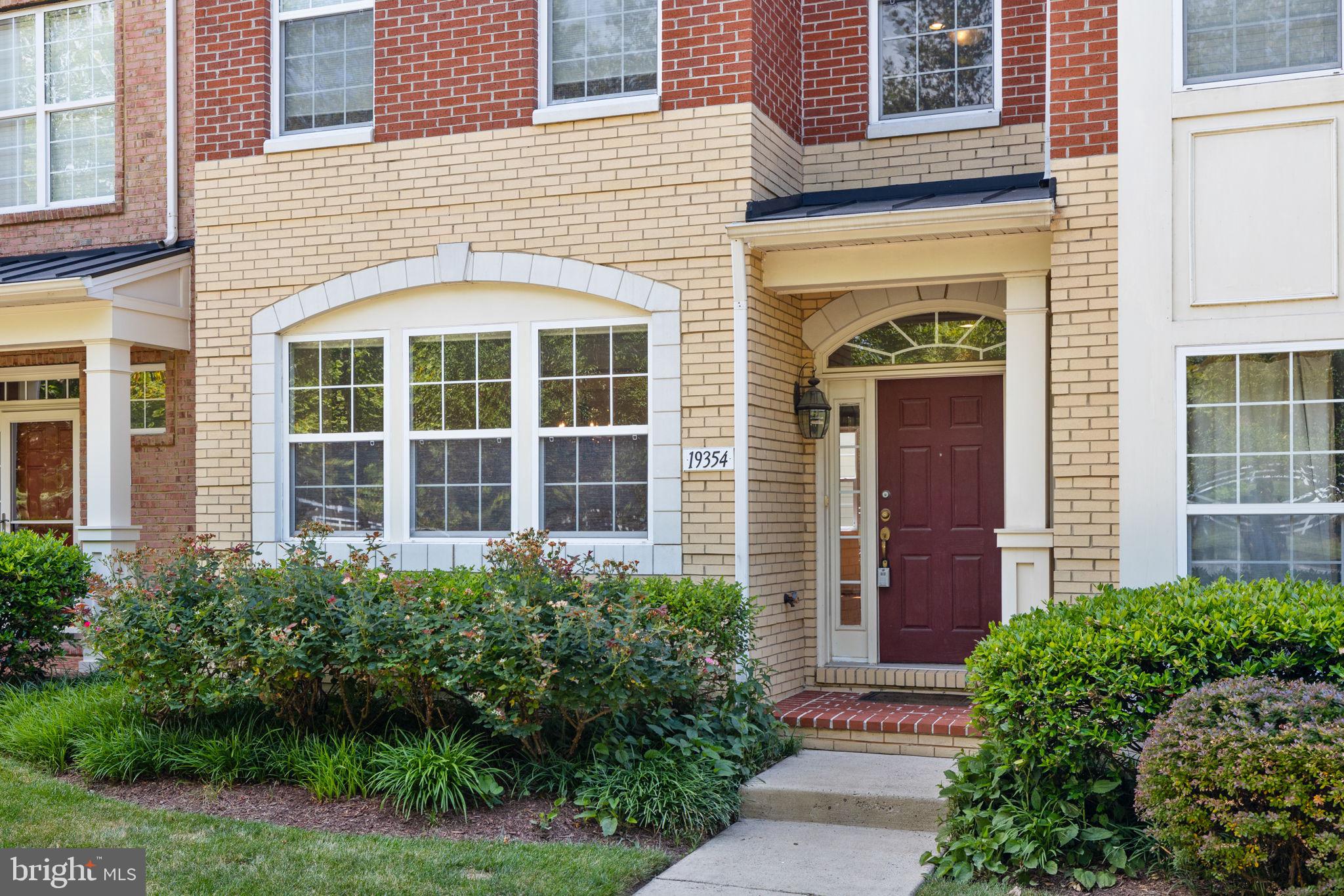 LANSDOWNE TOWN CENTER - Residential