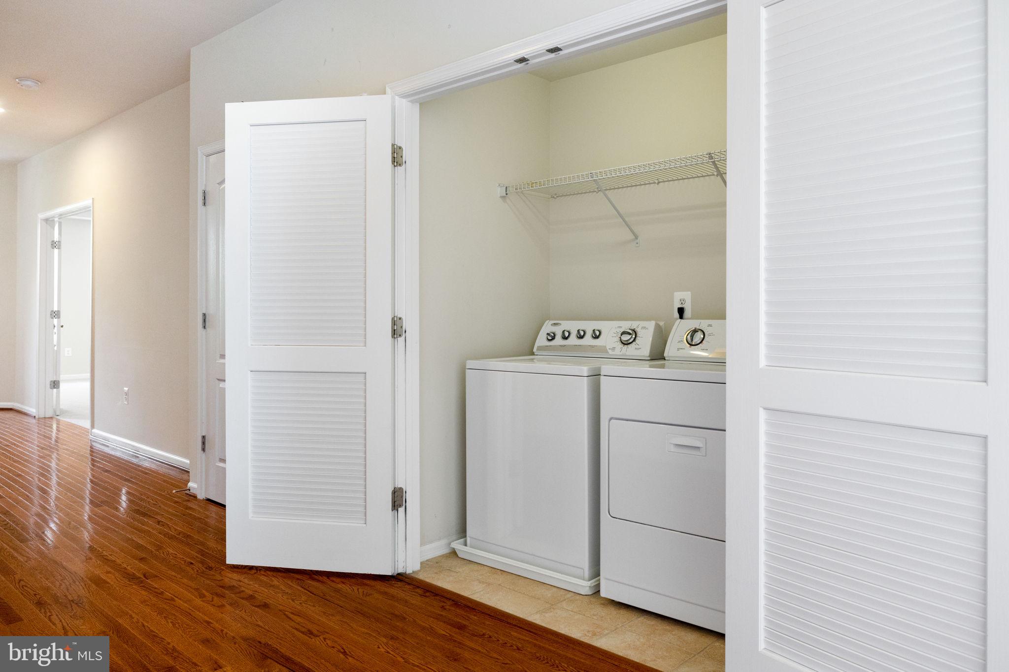 LANSDOWNE TOWN CENTER - Residential