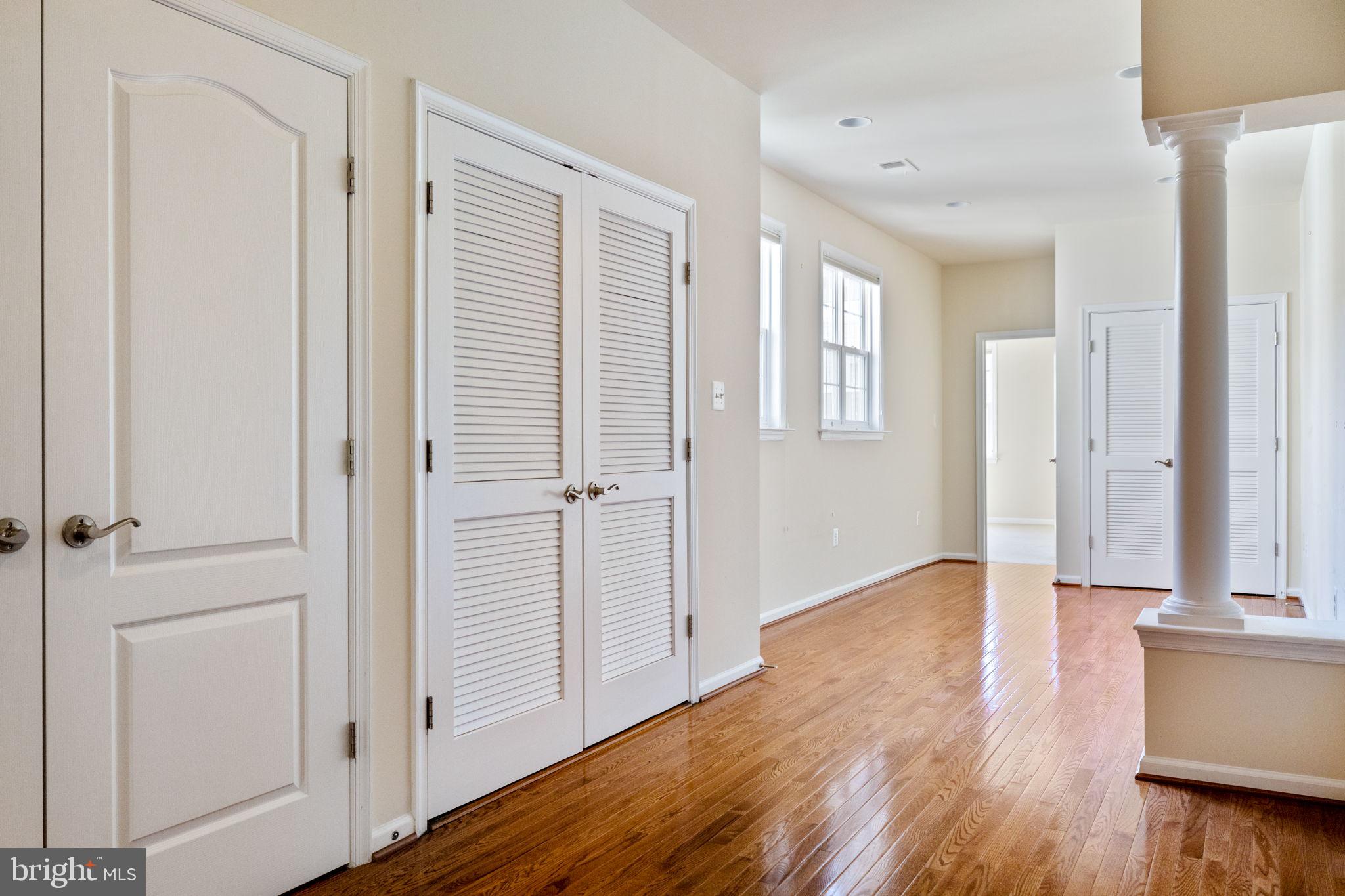 LANSDOWNE TOWN CENTER - Residential