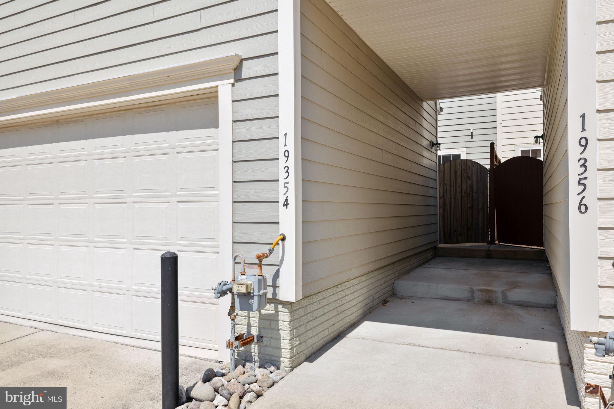 LANSDOWNE TOWN CENTER - Residential