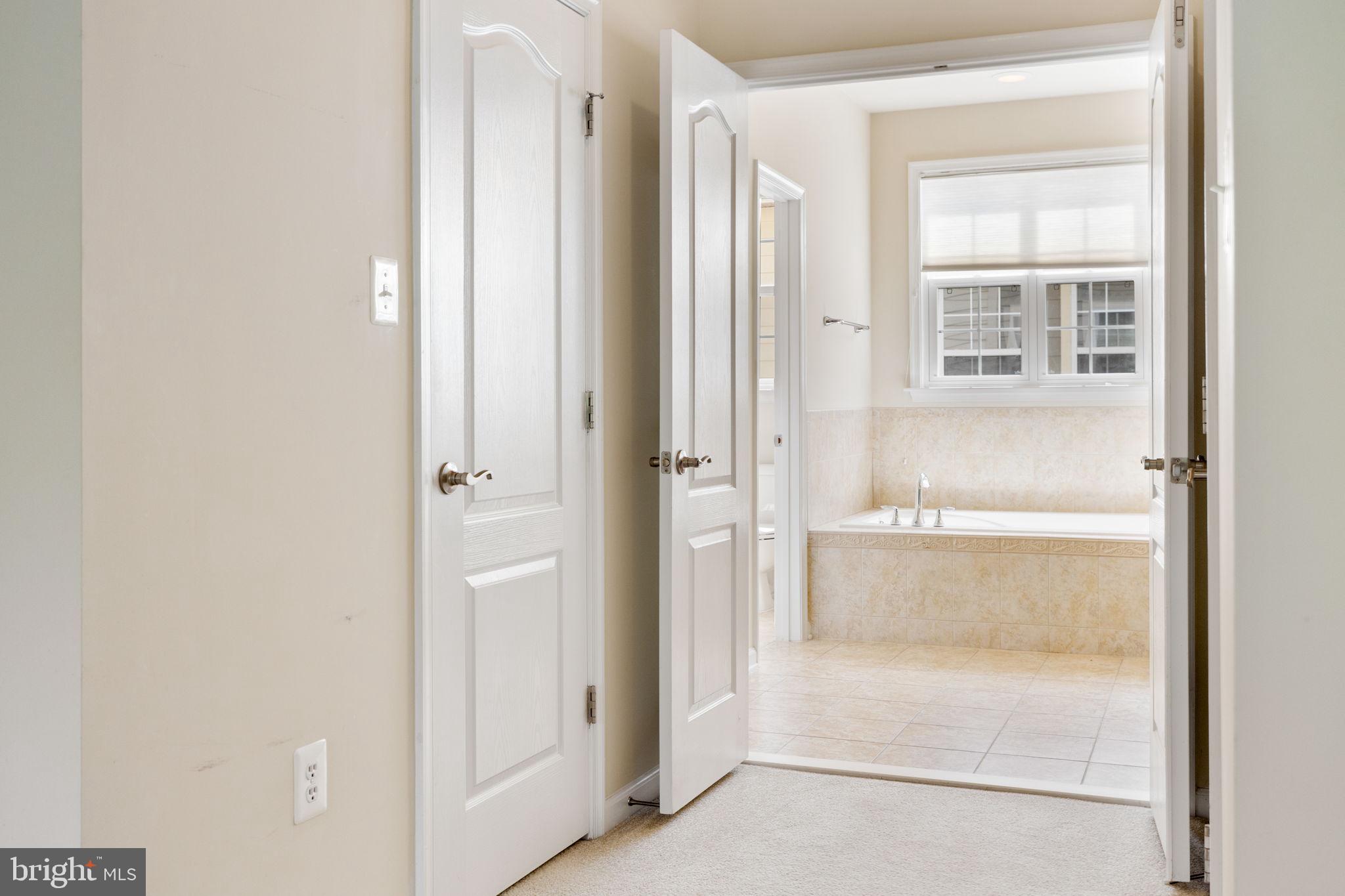 LANSDOWNE TOWN CENTER - Residential