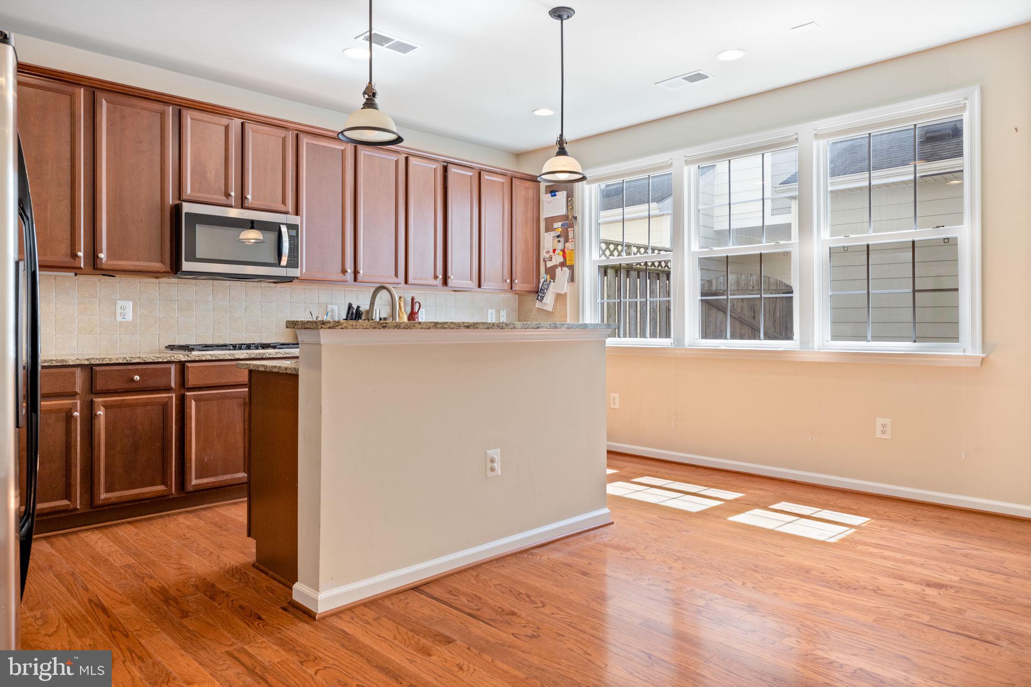 LANSDOWNE TOWN CENTER - Residential