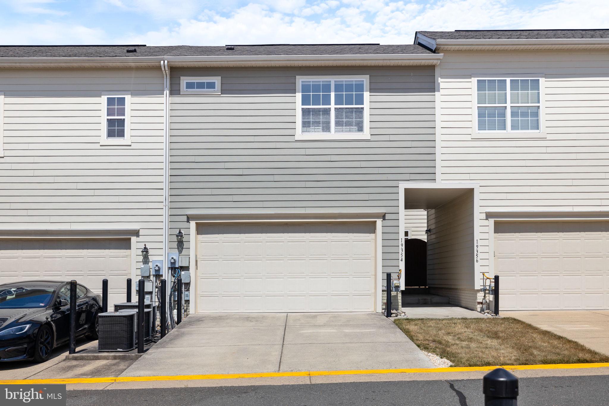 LANSDOWNE TOWN CENTER - Residential