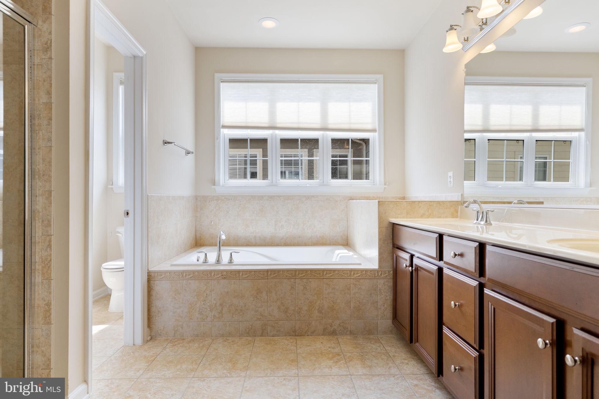 LANSDOWNE TOWN CENTER - Residential