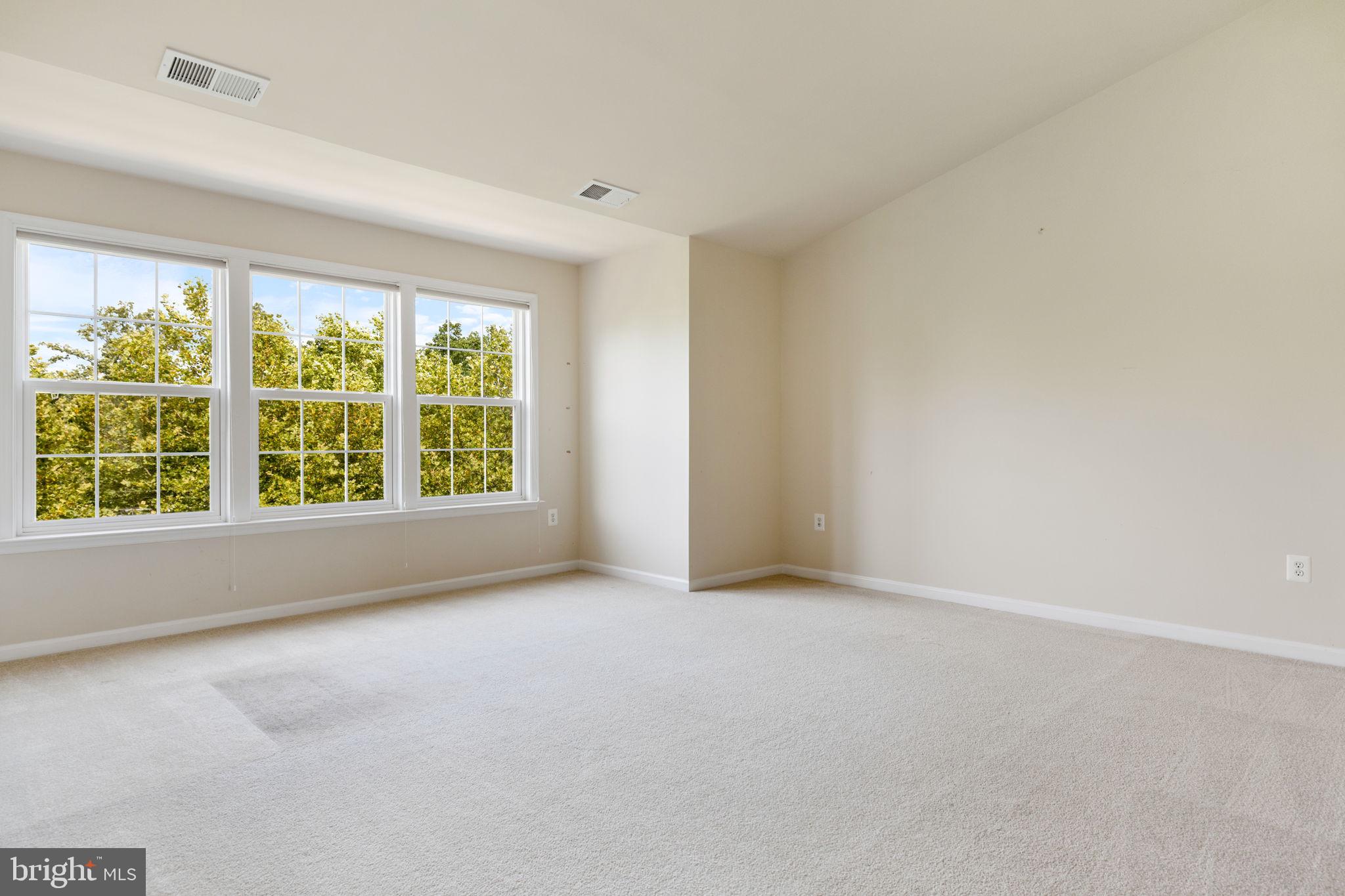 LANSDOWNE TOWN CENTER - Residential