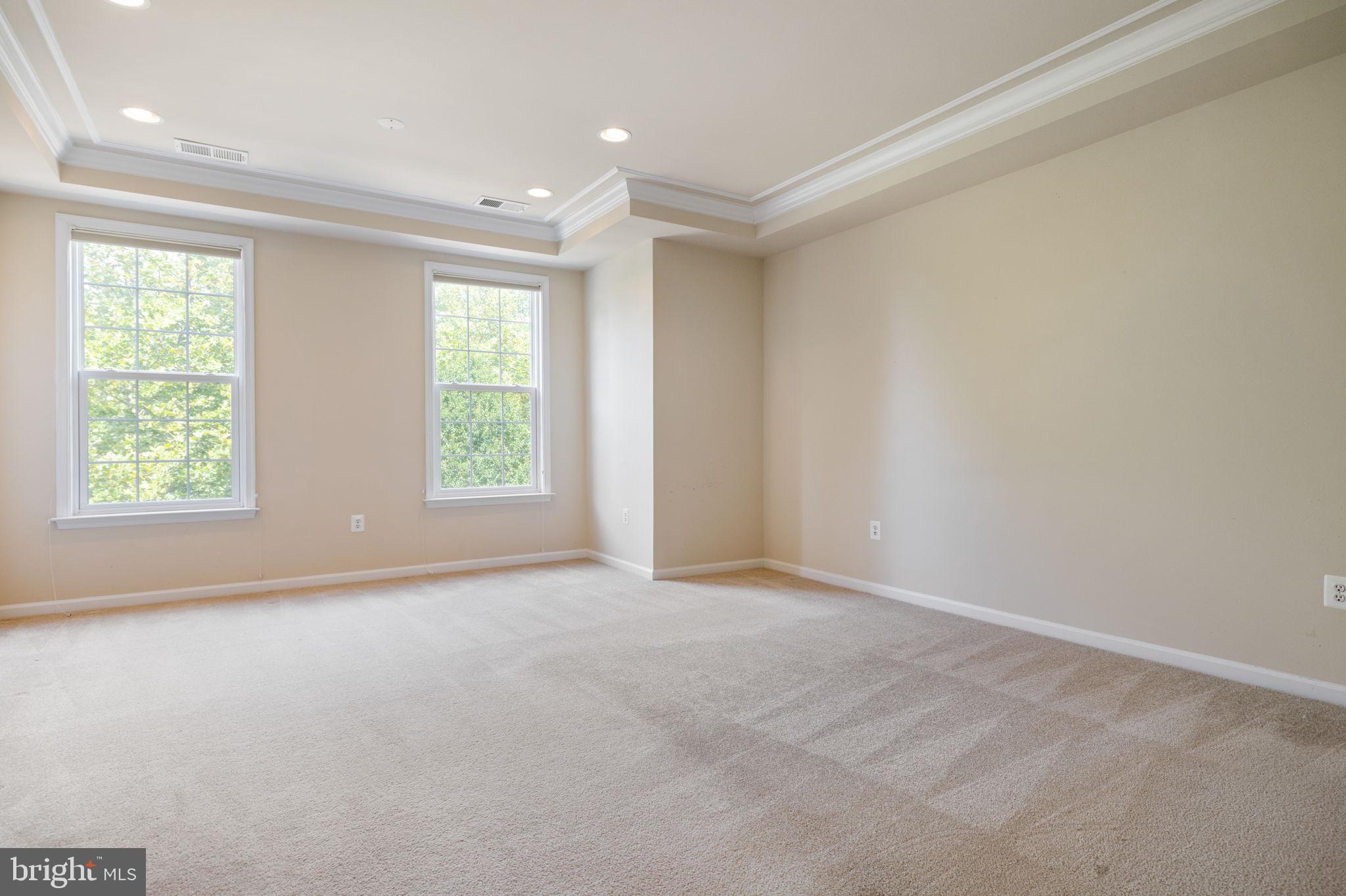 LANSDOWNE TOWN CENTER - Residential