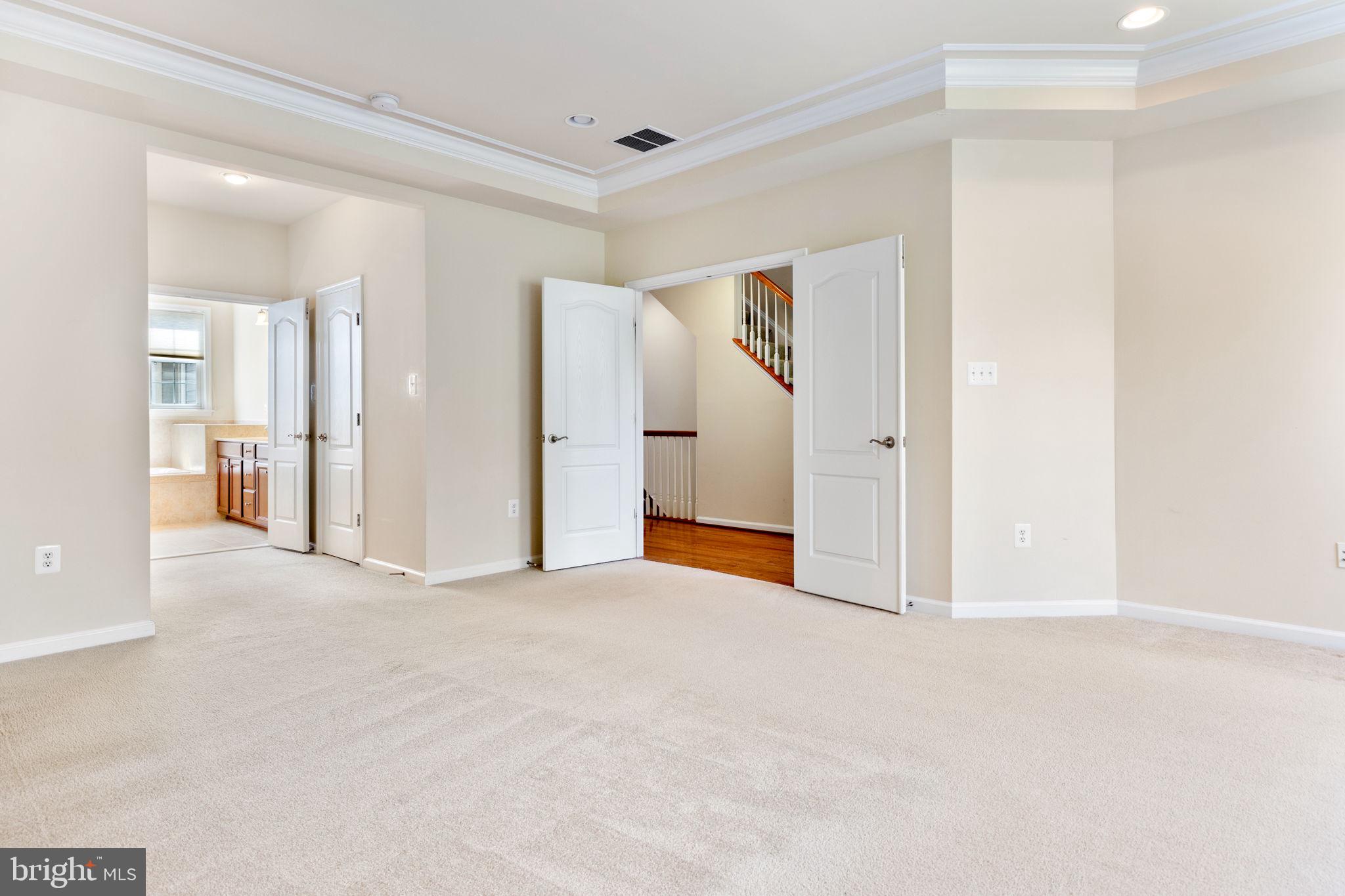 LANSDOWNE TOWN CENTER - Residential