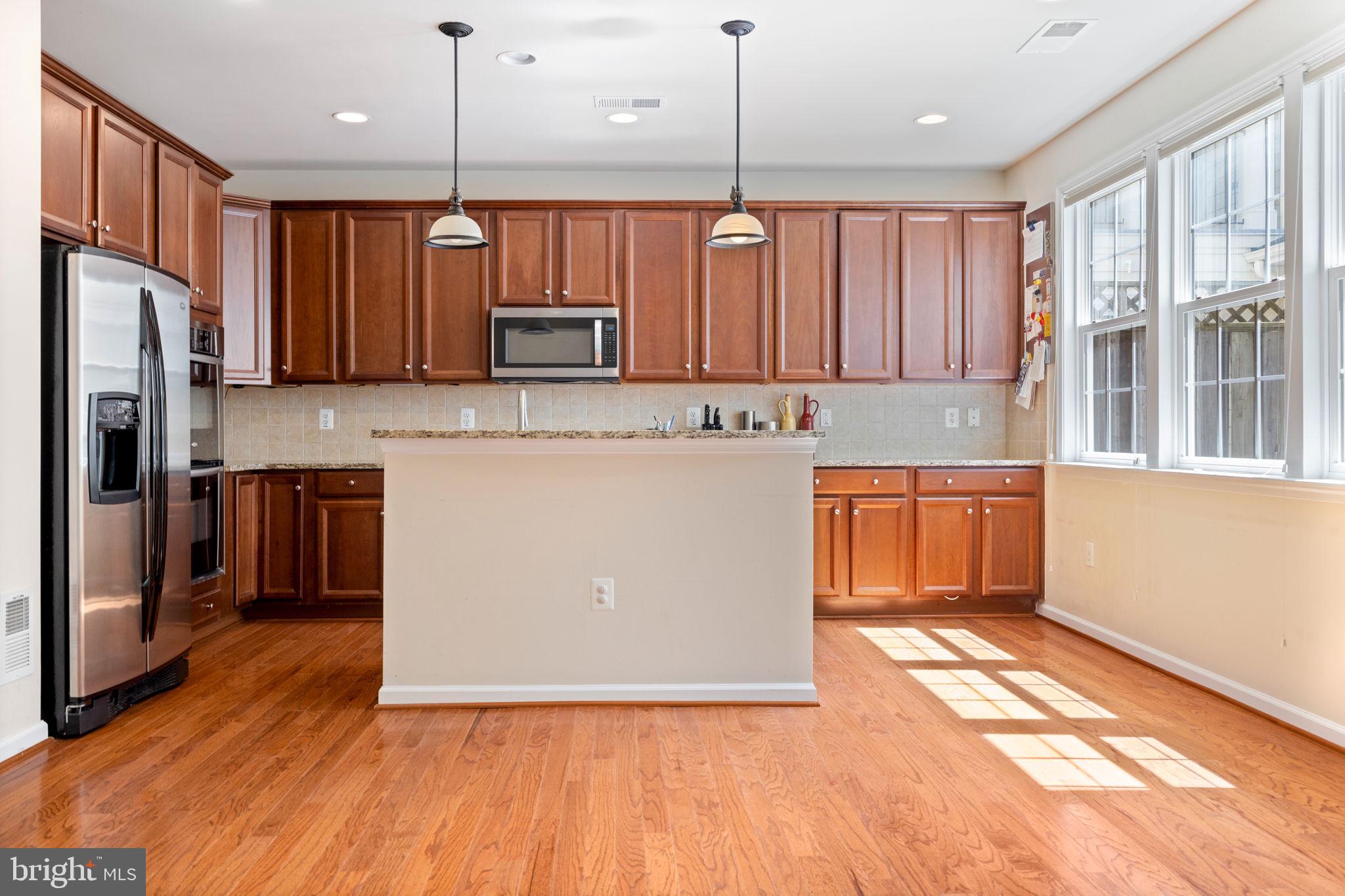 LANSDOWNE TOWN CENTER - Residential