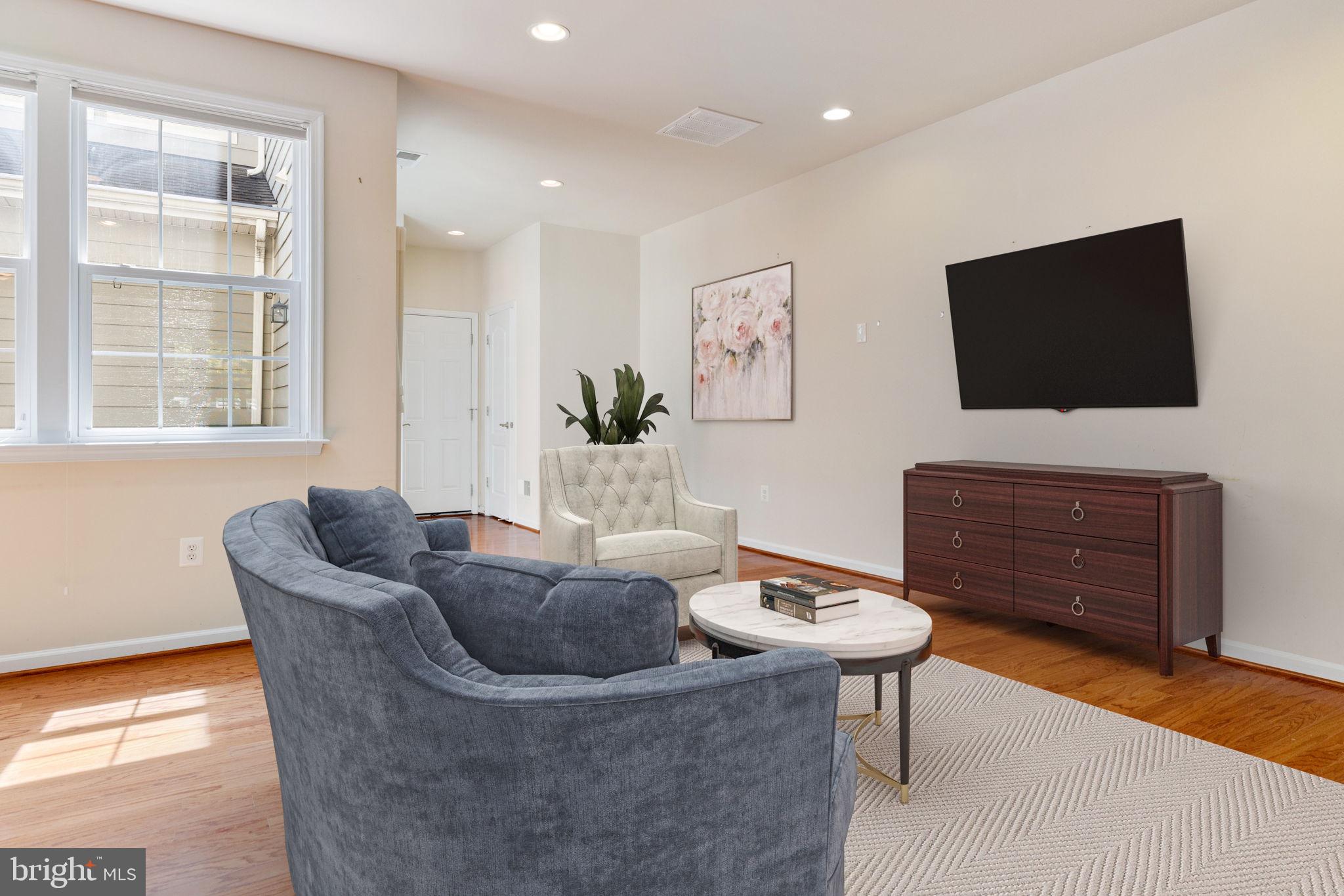 LANSDOWNE TOWN CENTER - Residential