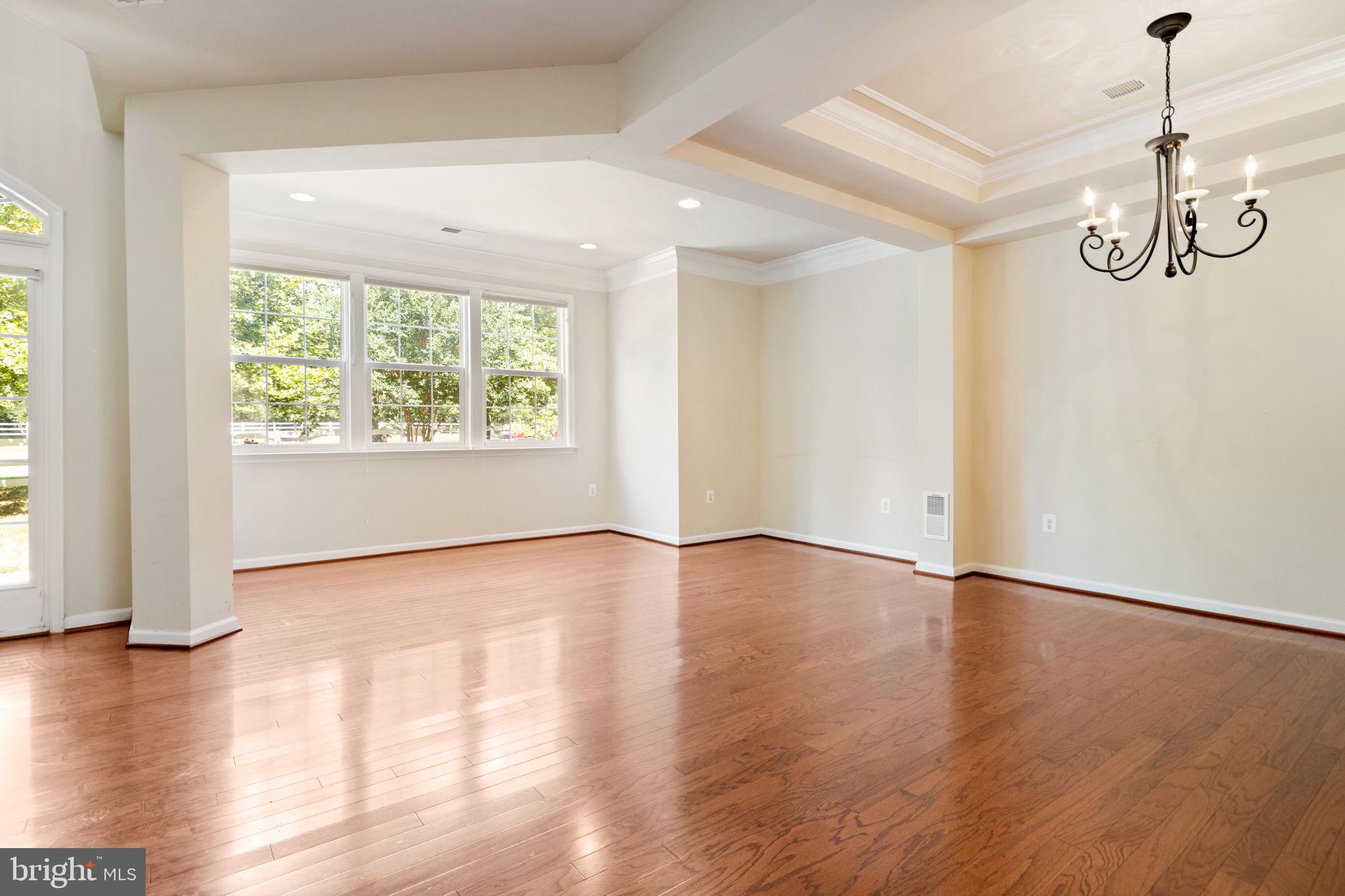 LANSDOWNE TOWN CENTER - Residential