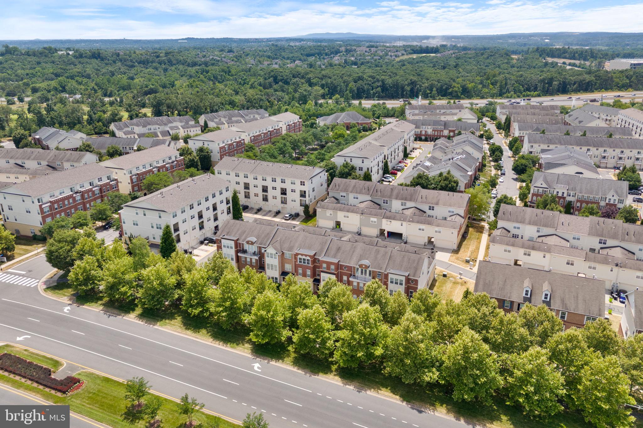LANSDOWNE TOWN CENTER - Residential