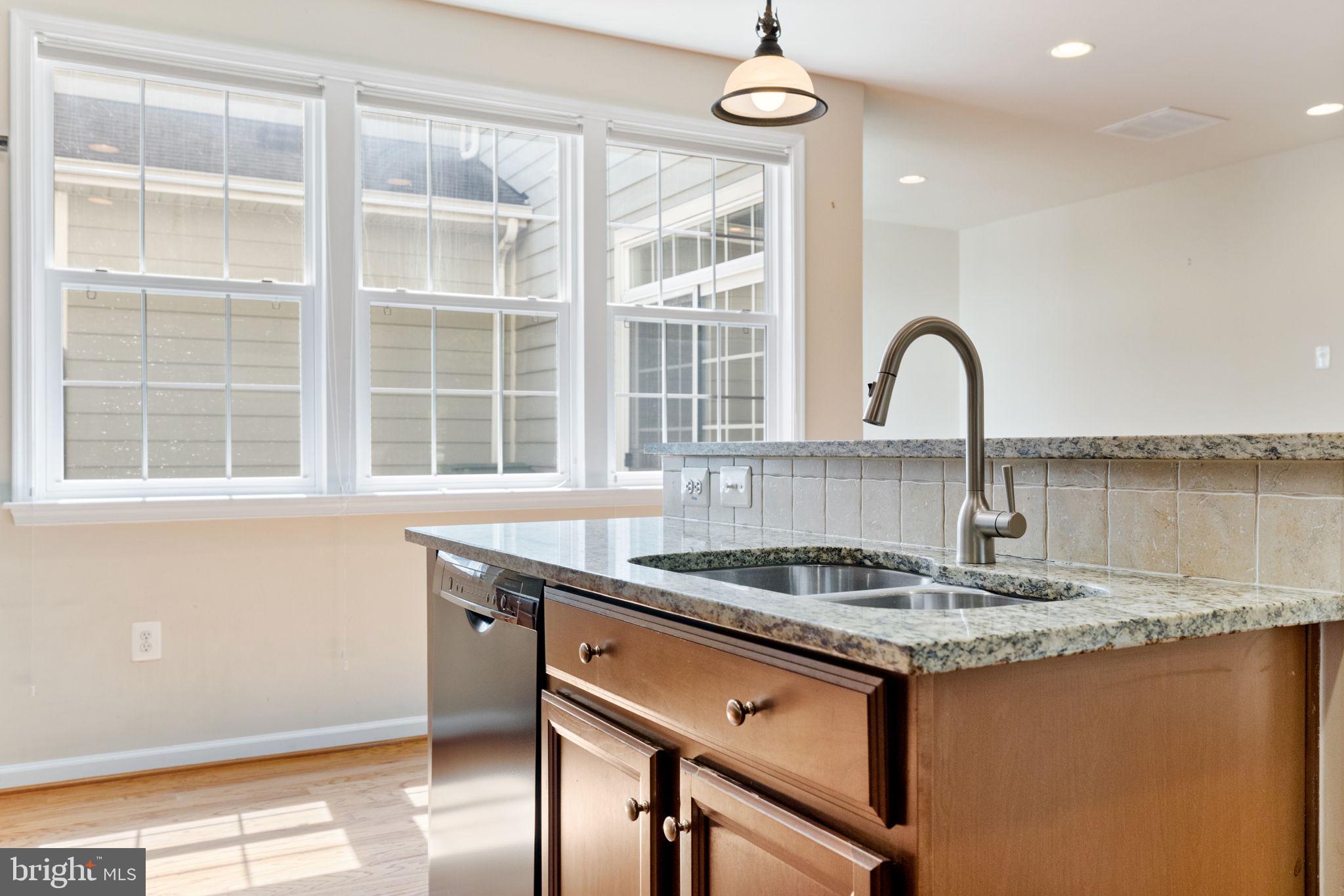 LANSDOWNE TOWN CENTER - Residential