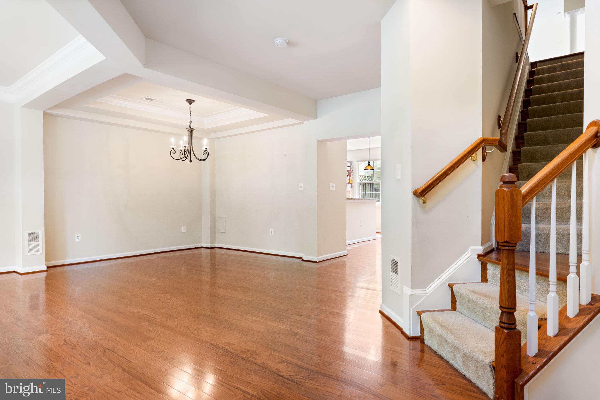 LANSDOWNE TOWN CENTER - Residential