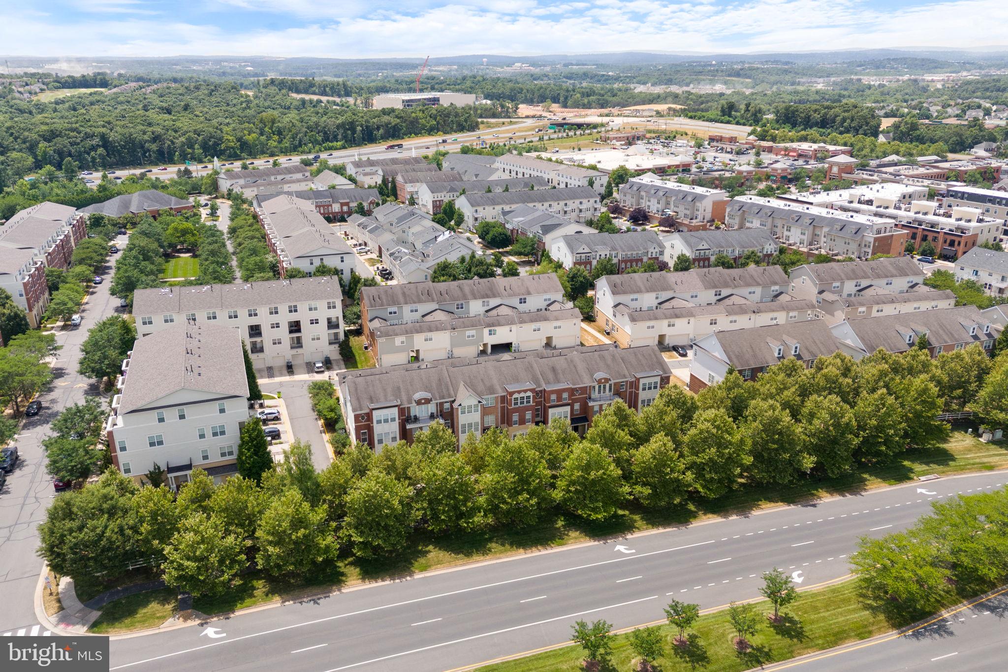 LANSDOWNE TOWN CENTER - Residential