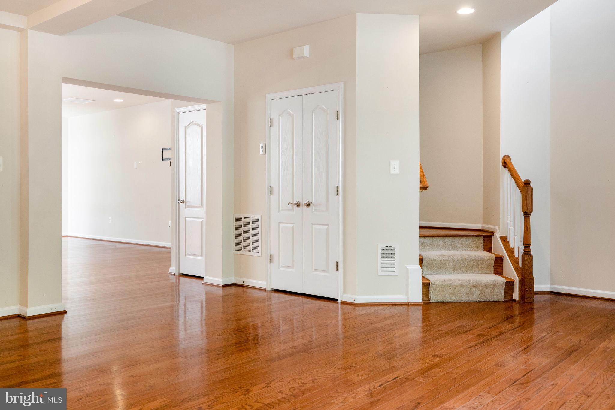 LANSDOWNE TOWN CENTER - Residential