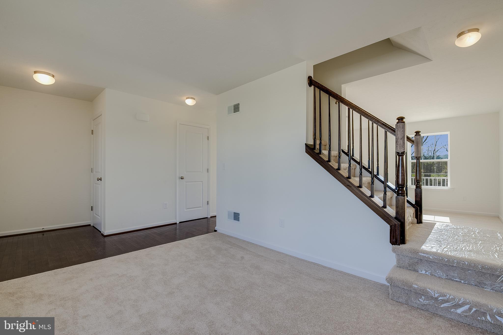 KINGS COURT AT BROWNSTONE - Residential