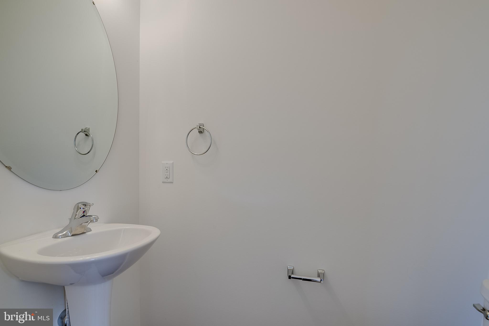 KINGS COURT AT BROWNSTONE - Residential