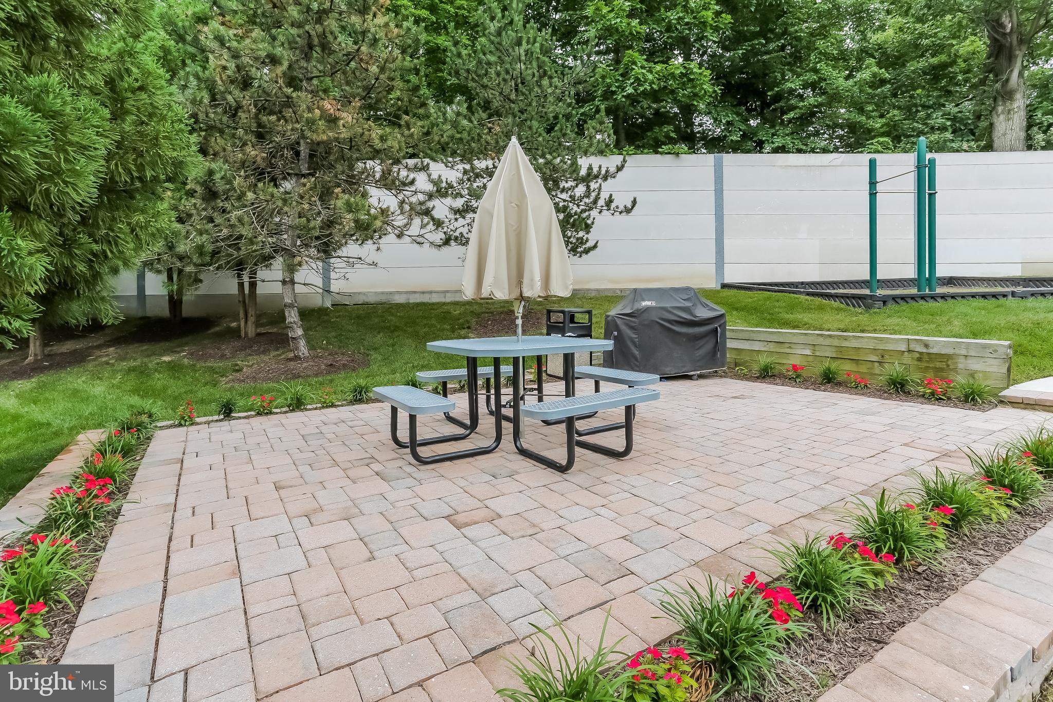 HIGH POINTE AT JEFFERSON PARK - Residential Lease