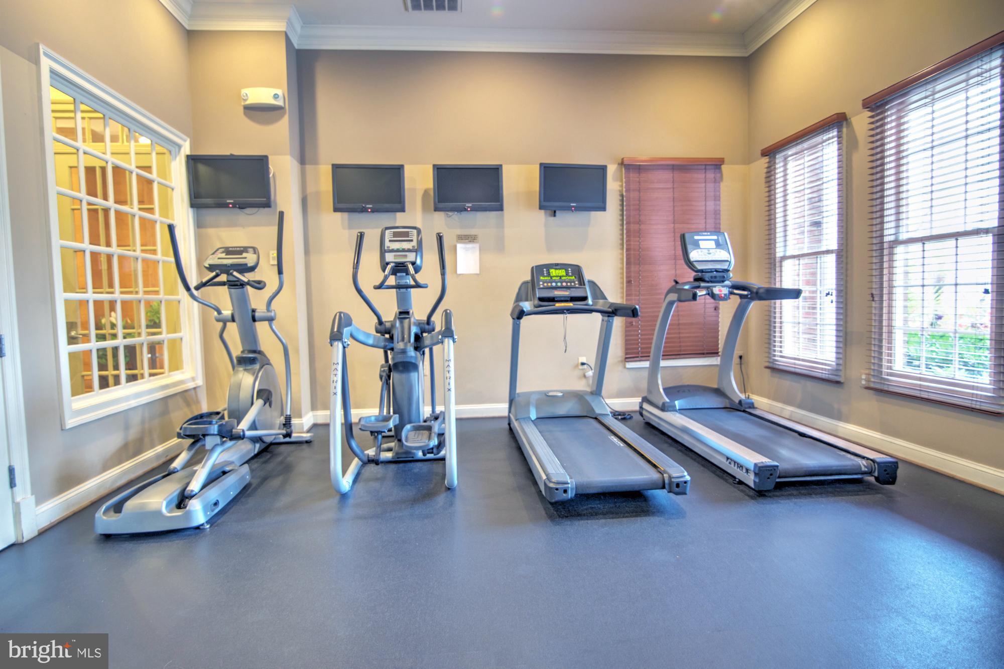 HIGH POINTE AT JEFFERSON PARK - Residential Lease