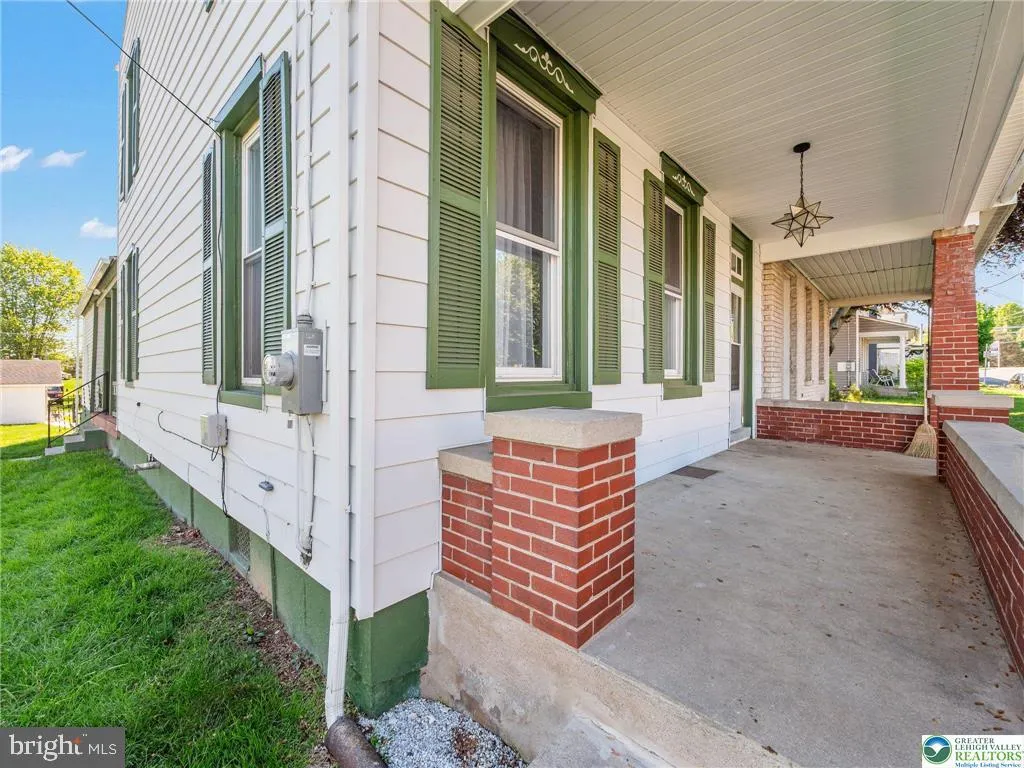 Lyon Station, Pennsylvania 19536, United States, 4 Bedrooms Bedrooms, ,2 BathroomsBathrooms,Residential,Active,157396