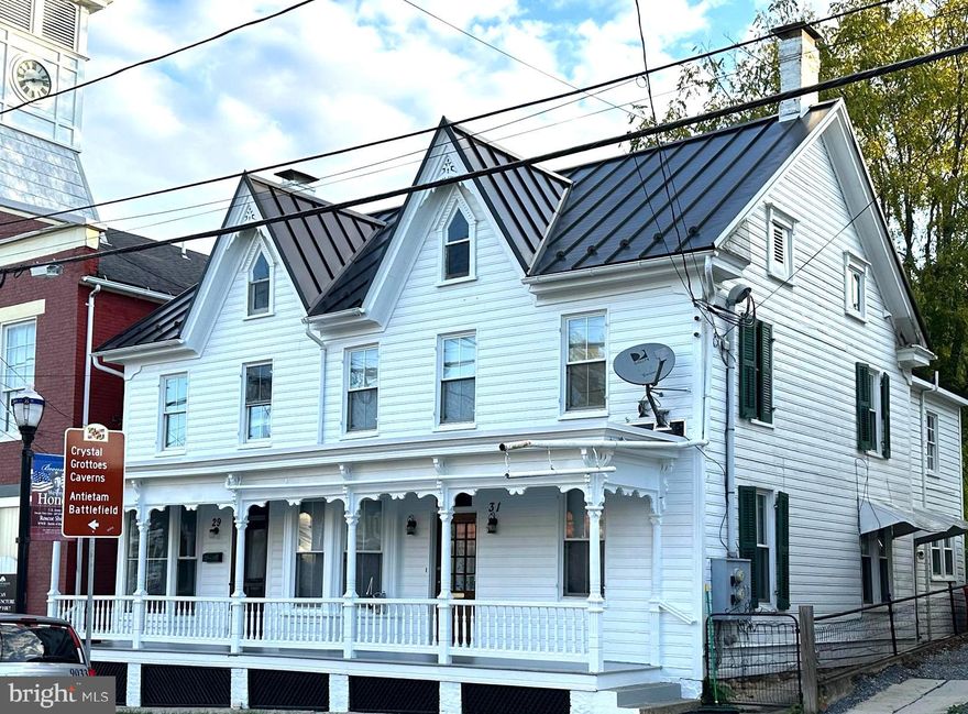 Beautiful and modern 1 bedroom, 1 bath home in Boonsboro.  Enjoy your morning coffee on the rear access deck, or view the action in Boonsboro's historic square from your your large front bay window.  Walk to restaurants, shops, gym and park and leave the car at home!  Call today to preview your new home!