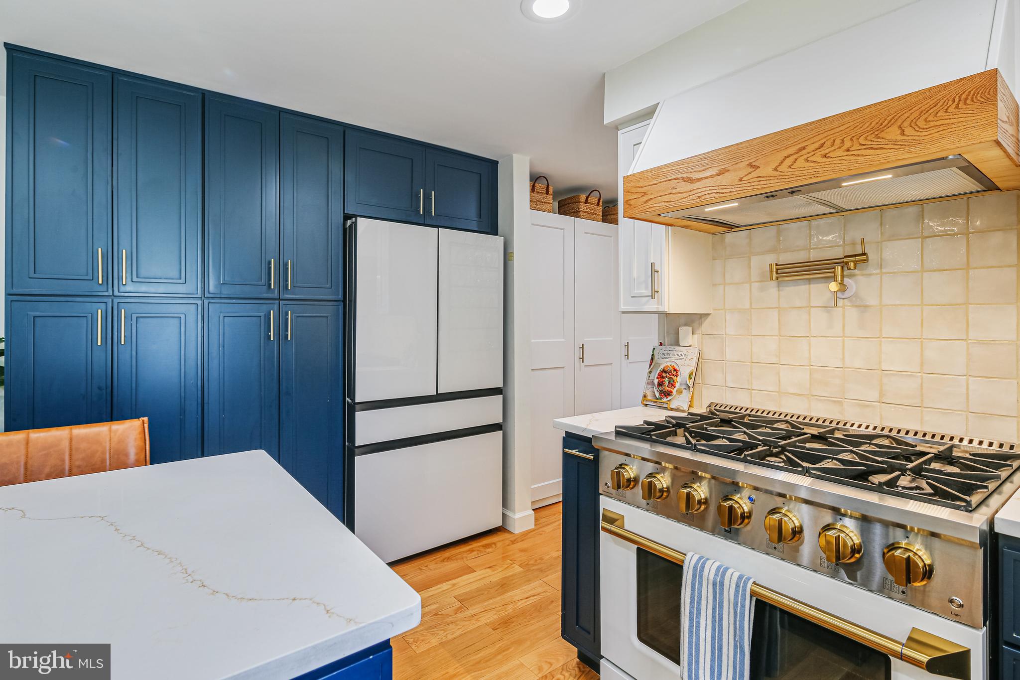 CENTENNIAL MANOR - Residential