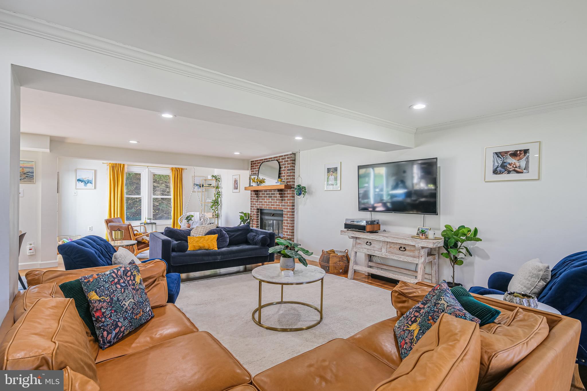 CENTENNIAL MANOR - Residential