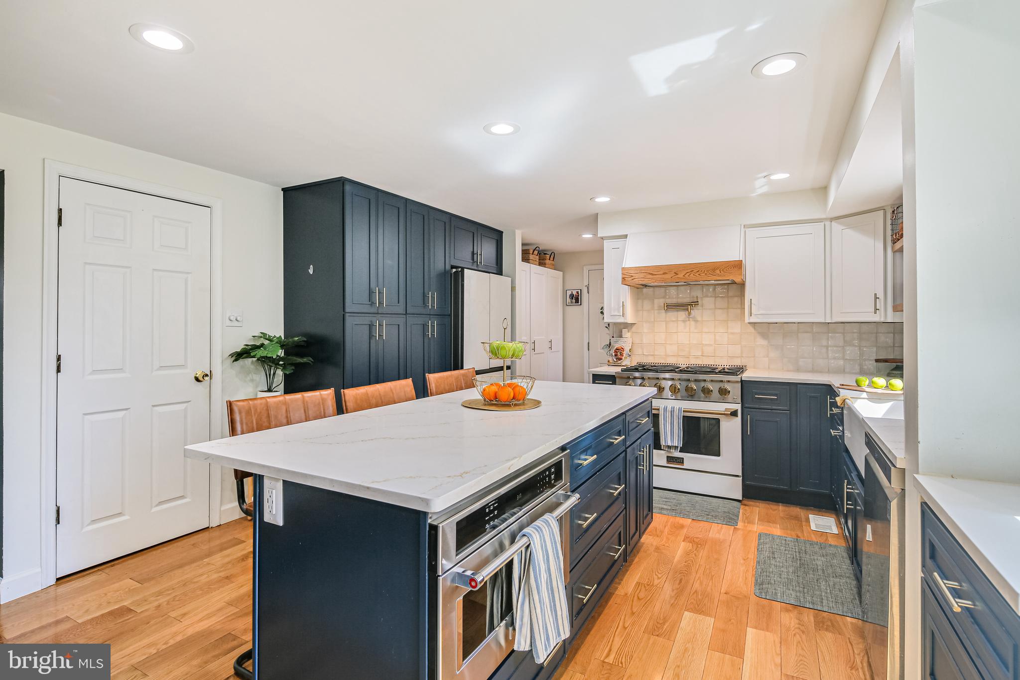 CENTENNIAL MANOR - Residential