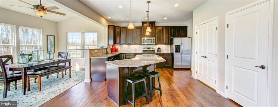 STRAY WINDS FARM - Residential