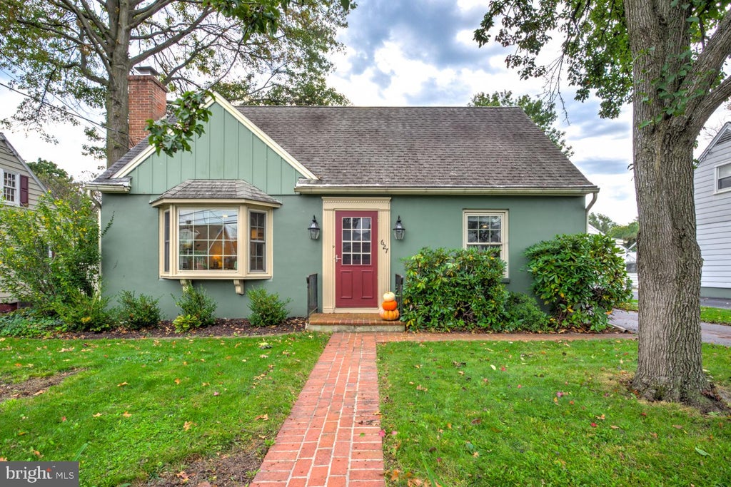 Photo of 627 W High Street, MANHEIM, PA 17545 (MLS # PALA2097248)