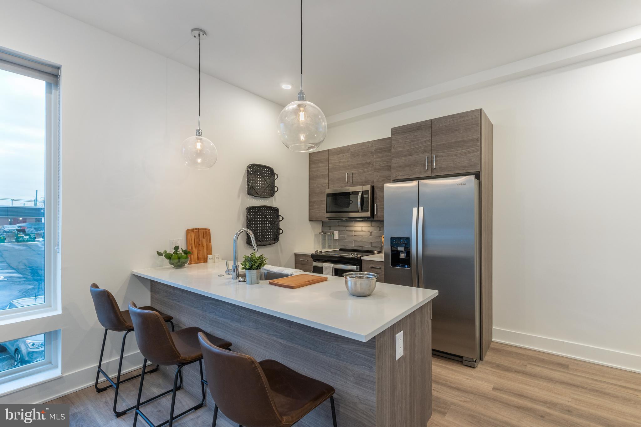 5545 PULASKI AVENUE 401