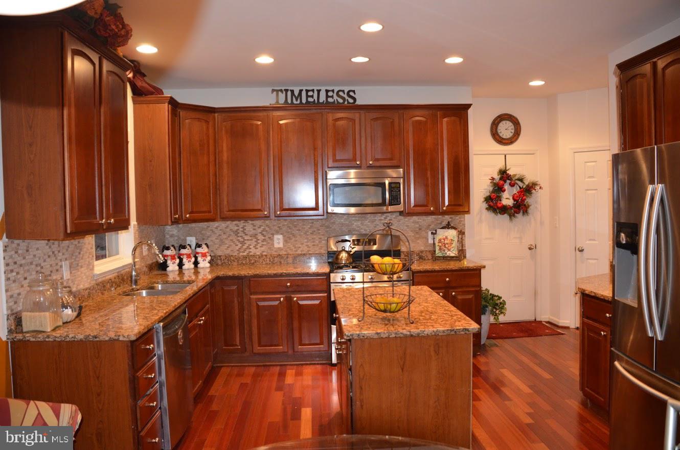 WOODSTREAM - Residential Lease