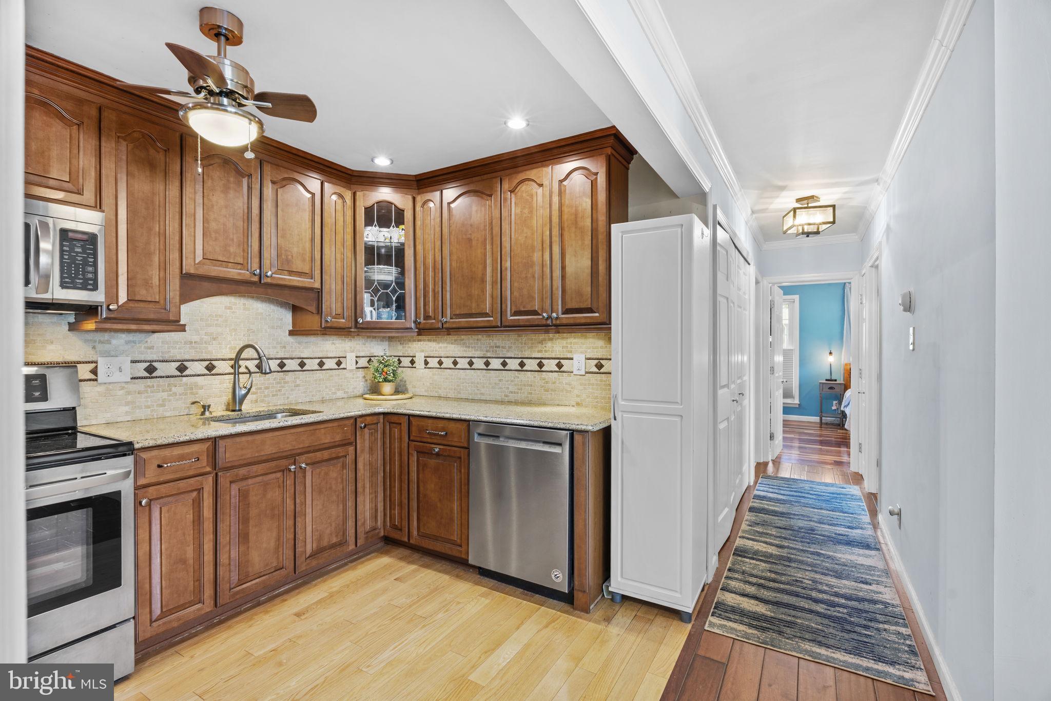275 GREEN STREET 5H1