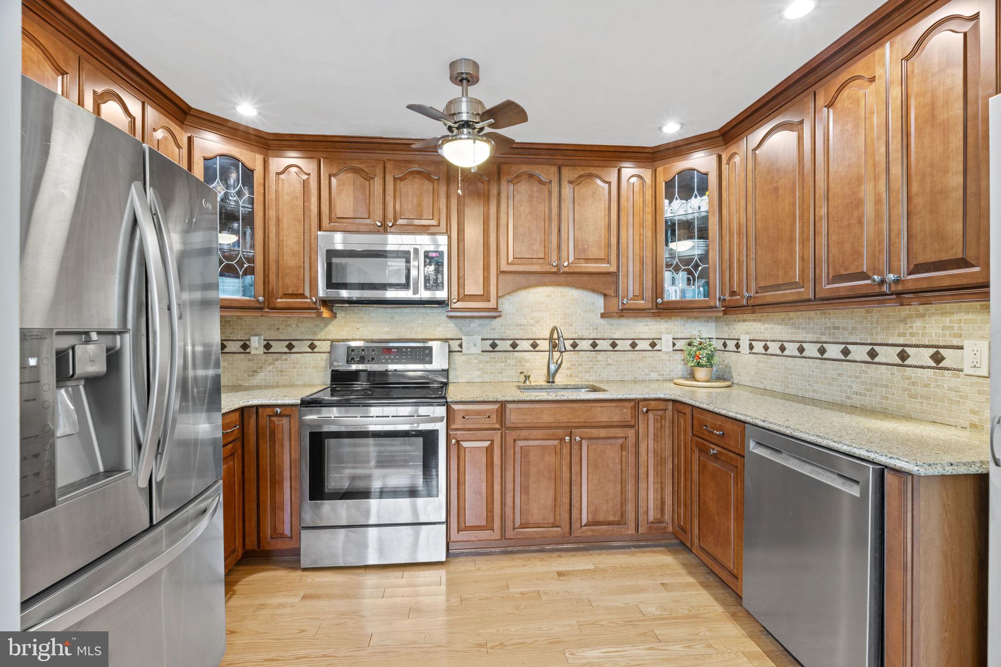 275 GREEN STREET 5H1