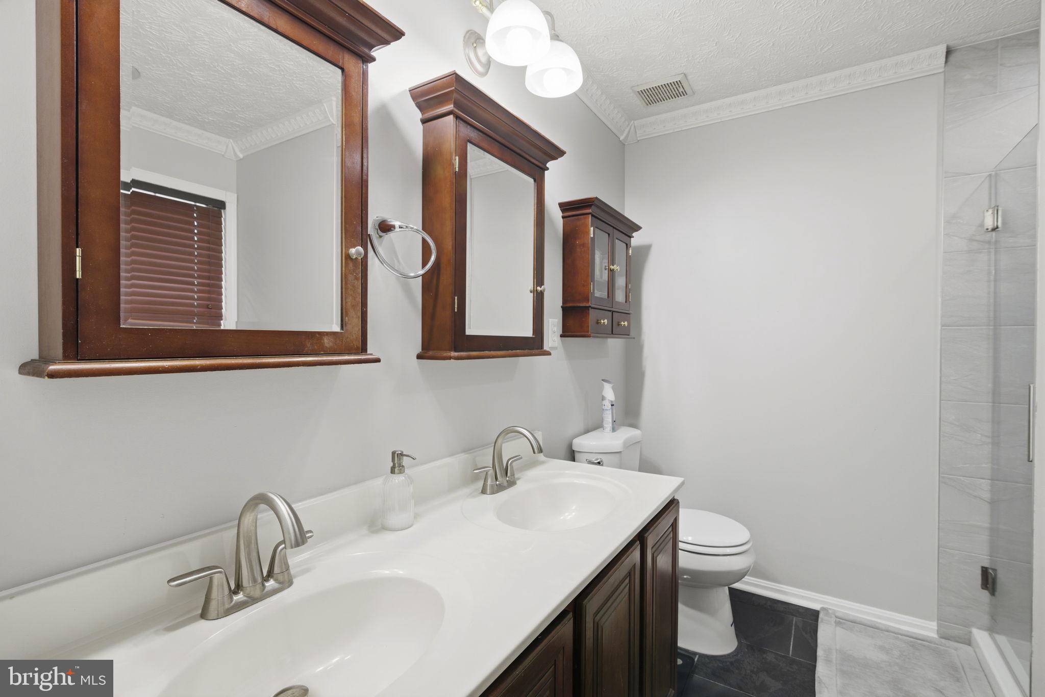 HARFORD TOWN - Residential