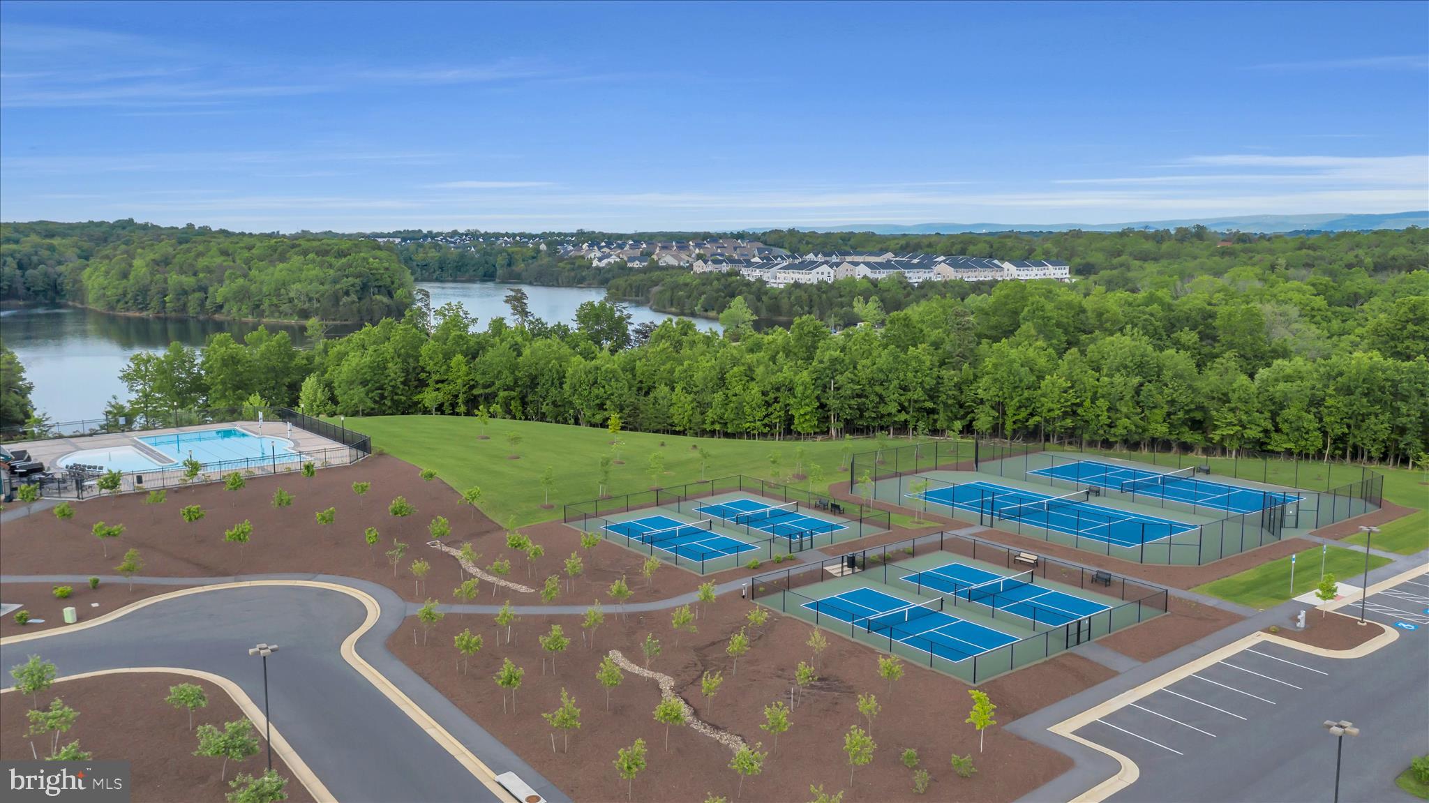 LAKE FREDERICK - Residential