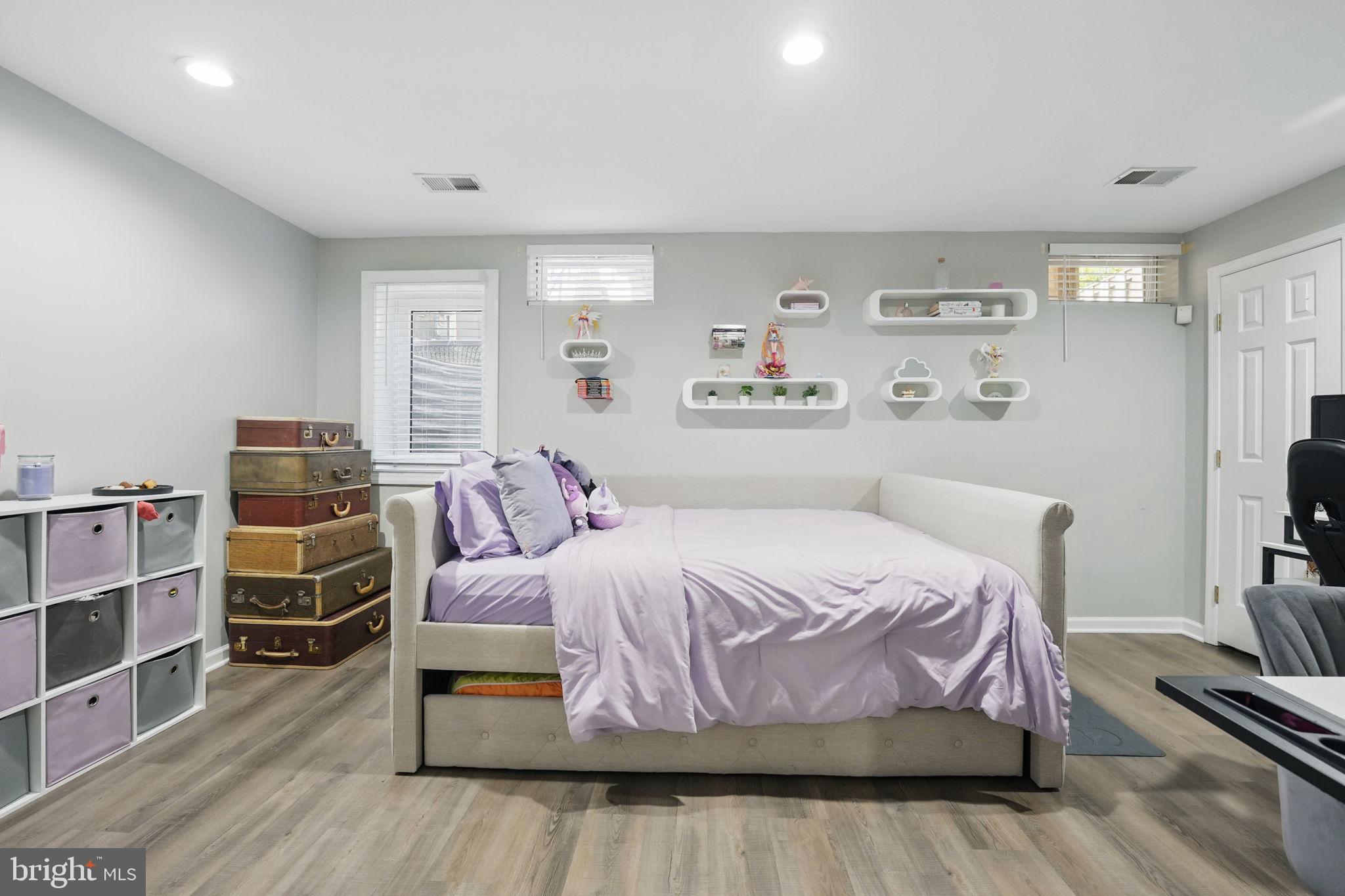 KINGSVIEW RIDGE - Residential