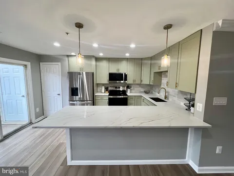 461 Cameron Station Boulevard, Alexandria, VA MLS: VAAX2042336