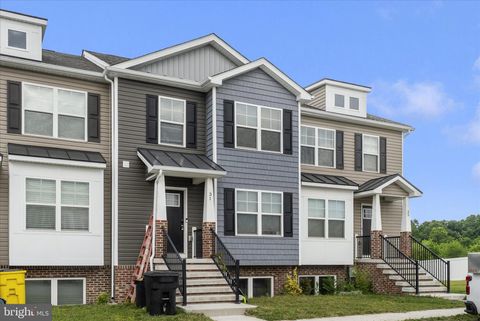 Townhouse For Sale - 31 Moses Drive<br/> MARTINSBURG, WV 25405