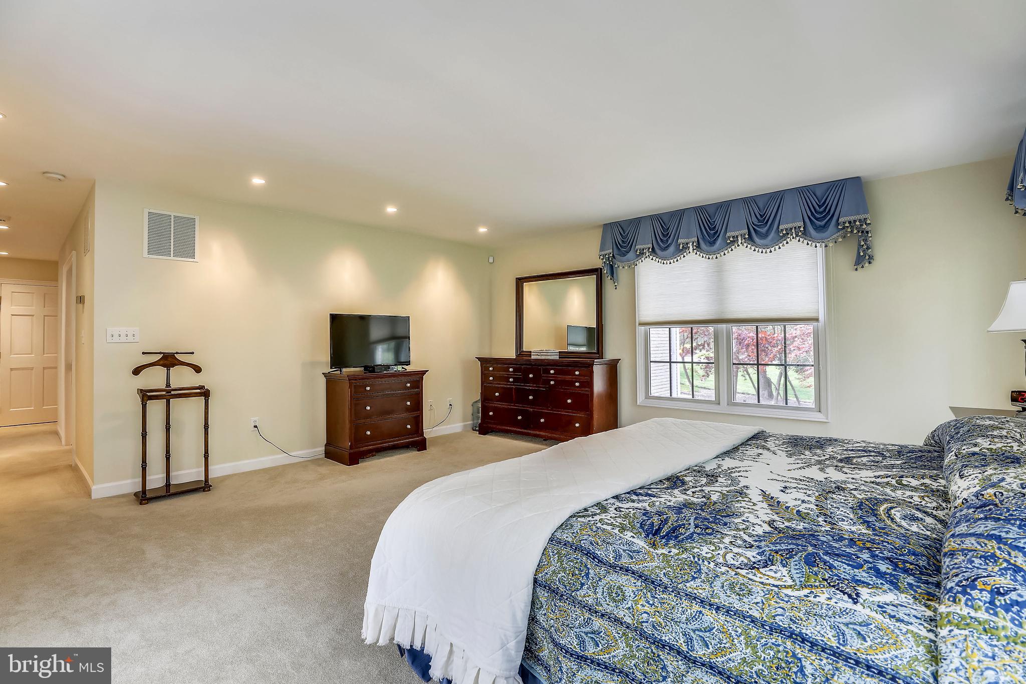 THE MEADOWS - Residential