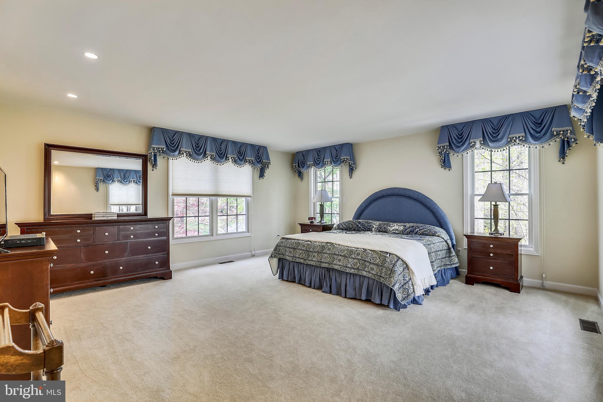 THE MEADOWS - Residential