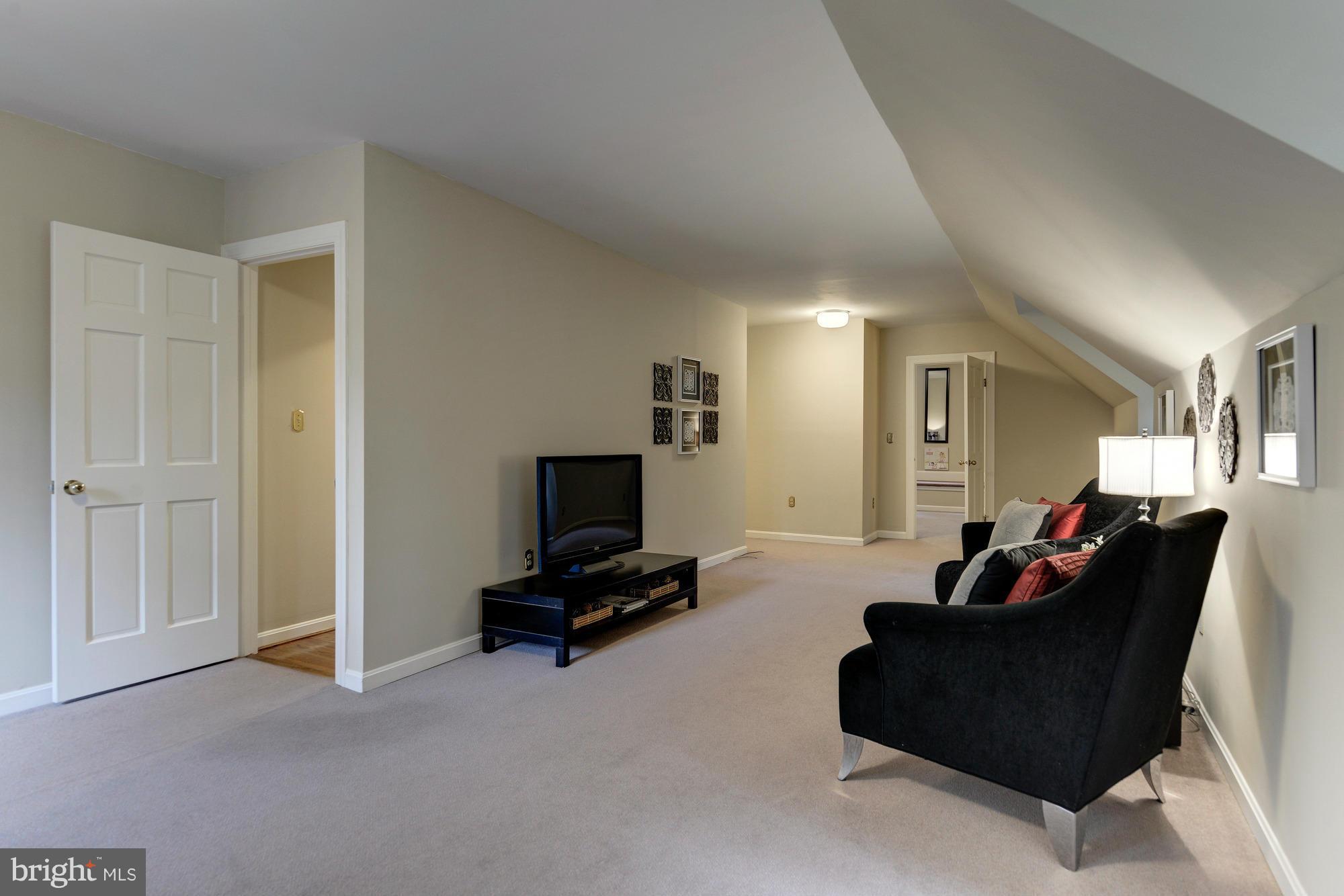 SUMMERWOOD - Residential