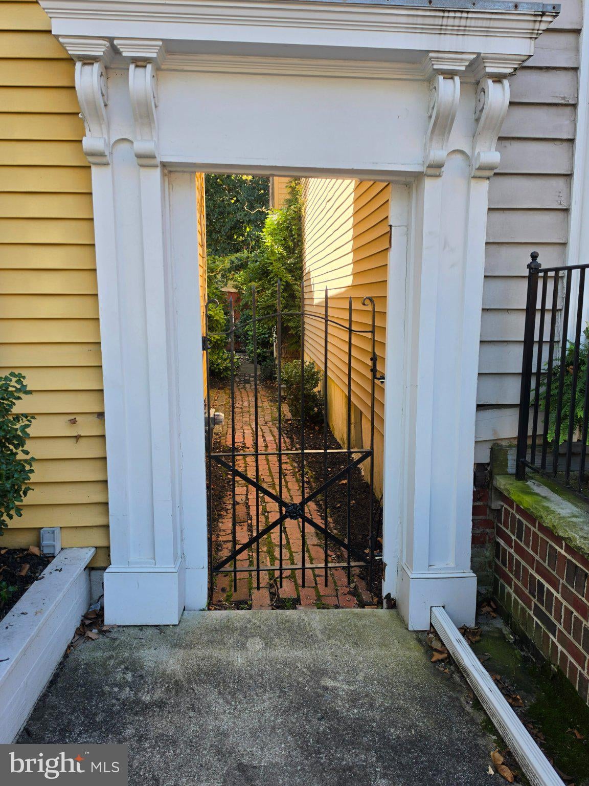 9 WALNUT STREET