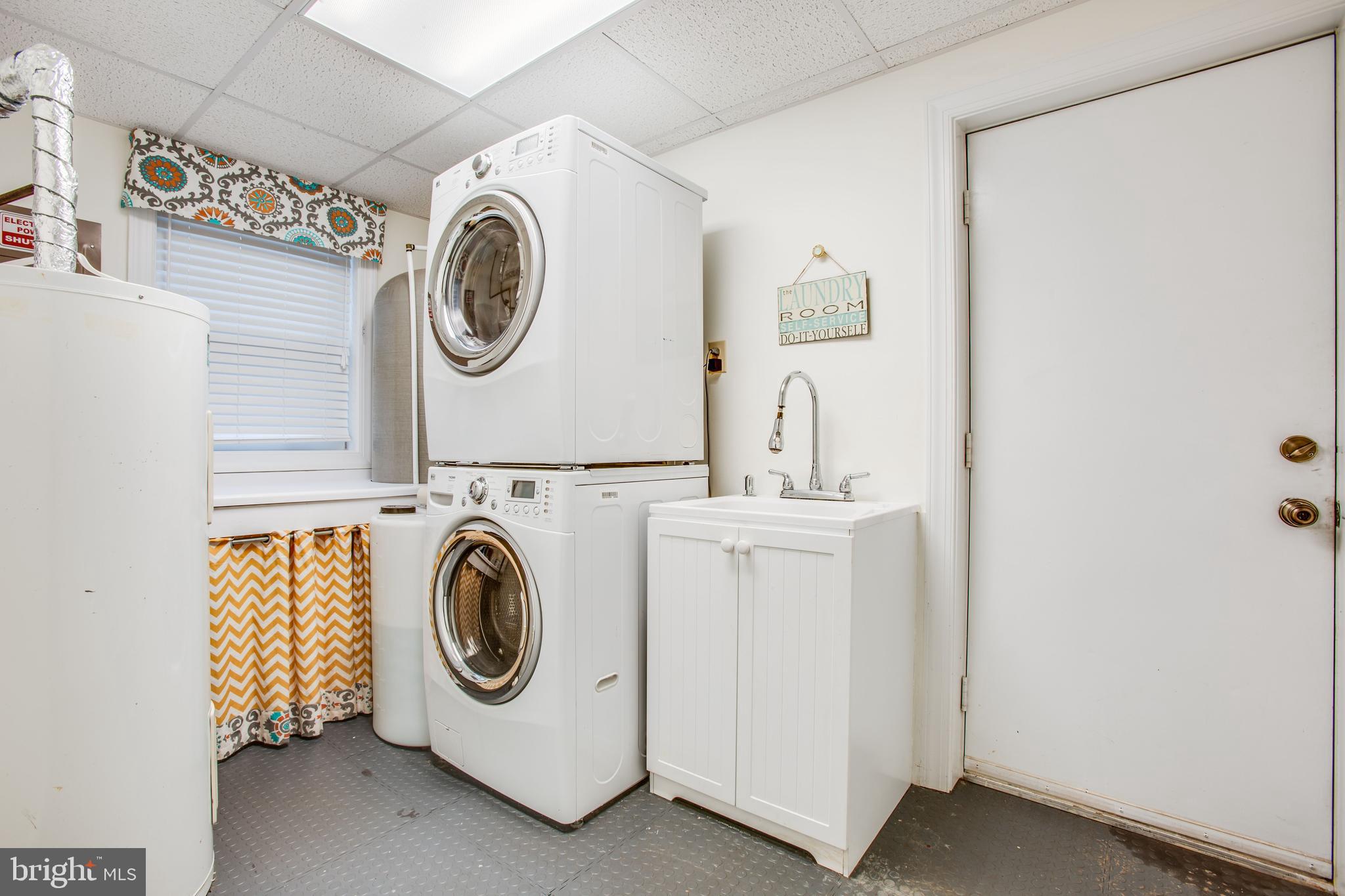 WALNUT GROVE ESTATES - Residential