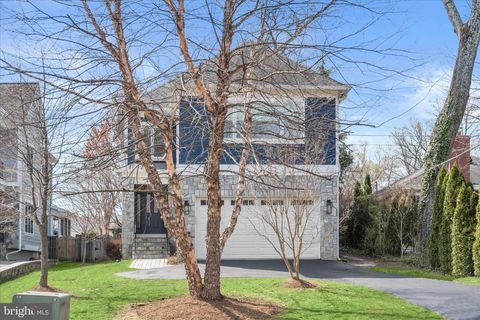 Homes For Sale - 605 Lincoln Avenue<br/> Falls Church City County, FALLS CHURCH, VA 22046