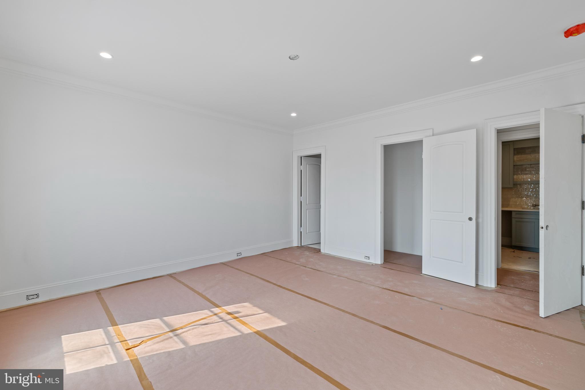 CREIGHTON FARMS - Residential