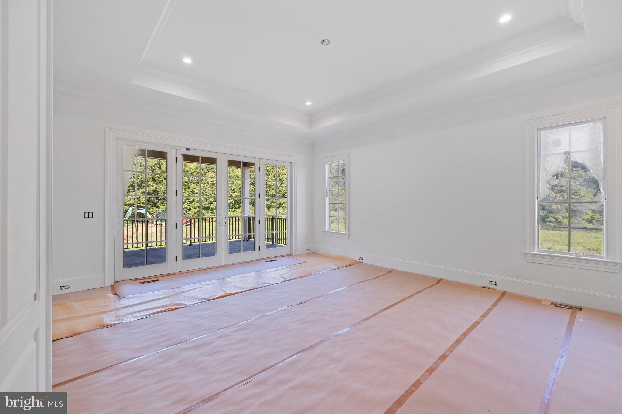 CREIGHTON FARMS - Residential